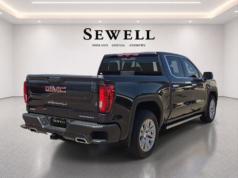 Used 2024 GMC Sierra 1500 Denali w/ Technology Package AWD/4WD image 4
