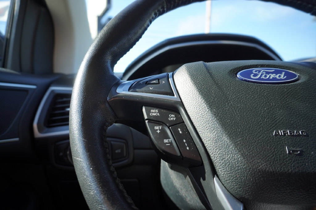 Used 2018 Ford Edge SEL w/ Equipment Group 201A AWD/4WD image 19