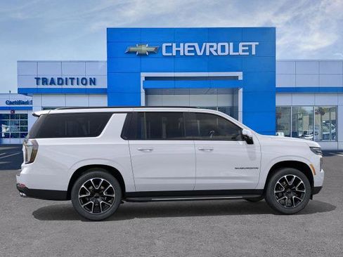 New 2026 Chevrolet Suburban RST image 5