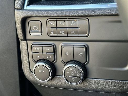 Used 2025 Chevrolet Tahoe RST image 17