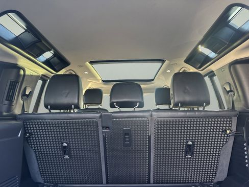 Used 2020 Land Rover Defender 110 S image 8