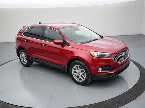 Certified 2024 Ford Edge SEL w/ Convenience Package image 2