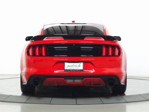 Used 2016 Ford Mustang Premium image 8