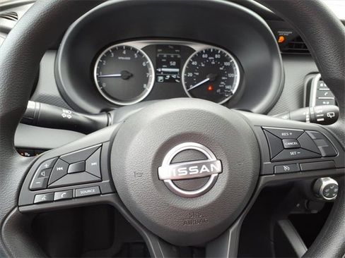 New 2025 Nissan Kicks Play S image 10