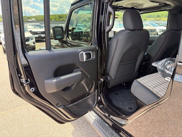 New 2026 Jeep Gladiator Sport AWD/4WD image 12