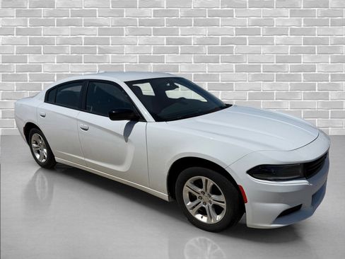 Used 2023 Dodge Charger SXT RWD image 4