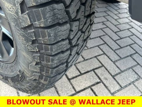Used 2023 Jeep Gladiator Mojave w/ LED Lighting Group AWD/4WD image 13