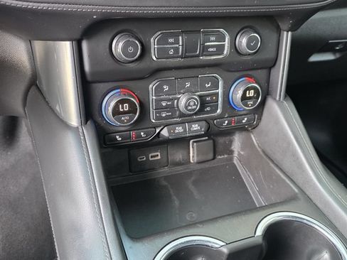 Used 2021 Chevrolet Suburban Z71 AWD/4WD image 23
