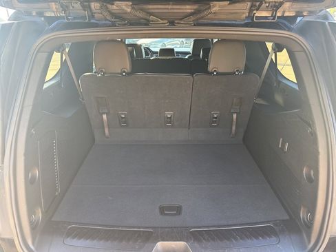 Used 2023 Chevrolet Suburban LT image 15