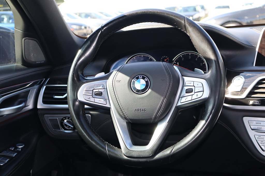 Used 2019 BMW 740i w/ Executive Package RWD image 17