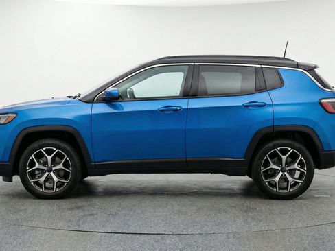 Used 2025 Jeep Compass Limited AWD/4WD image 5
