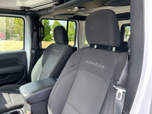 Used 2022 Jeep Wrangler Unlimited Sahara image 13