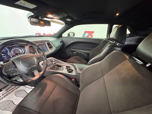 Used 2019 Dodge Challenger GT w/ Plus Package RWD image 10