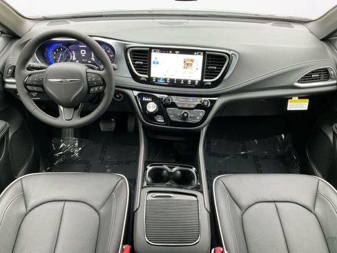 New 2026 Chrysler Pacifica Limited w/ S Appearance Package image 10