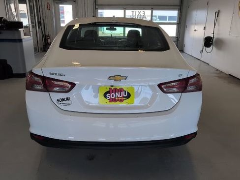 Used 2022 Chevrolet Malibu LT FWD image 4