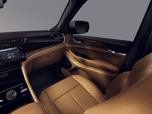 New 2026 Jeep Grand Cherokee L Summit image 19