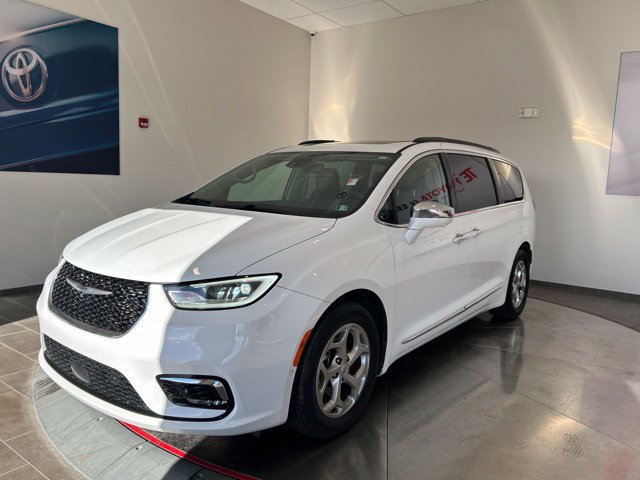 Used 2022 Chrysler Pacifica Limited FWD image 3