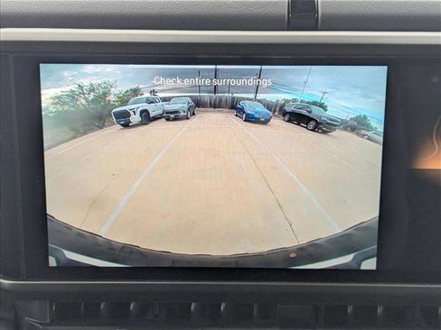 Used 2025 Jeep Wrangler Unlimited Rubicon AWD/4WD image 13