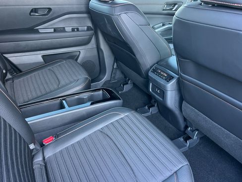 Certified 2025 Nissan Pathfinder Rock Creek image 19