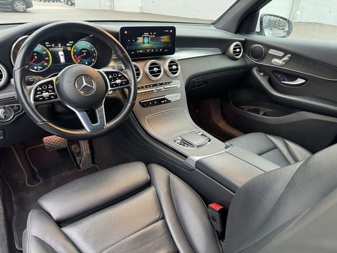 Certified 2022 Mercedes-Benz GLC 300 4MATIC image 2