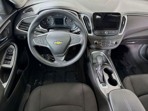 Used 2022 Chevrolet Malibu LT FWD image 3