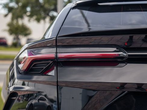 Used 2021 Lamborghini Urus AWD/4WD image 12