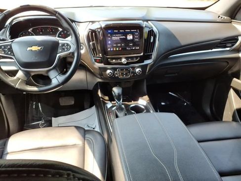 Used 2023 Chevrolet Traverse LT w/ LPO, Floor Liner Package FWD image 11