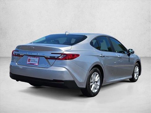 Used 2026 Toyota Camry LE FWD image 5