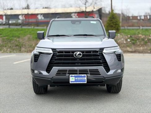 Used 2024 Lexus GX 550 w/ Accessory Package (Z1) AWD/4WD image 10