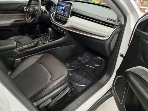 Certified 2022 Jeep Compass Latitude image 29