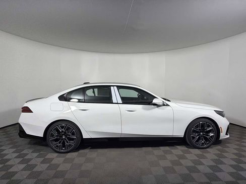 New 2026 BMW i5 eDrive40 w/ M Sport Package image 8