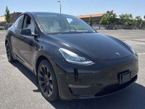 Used 2021 Tesla Model Y Long Range AWD/4WD image 2