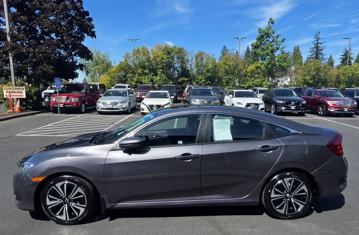 Used 2017 Honda Civic EX-L image 4