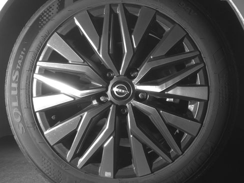 Used 2025 Nissan Altima 2.5 SV image 13