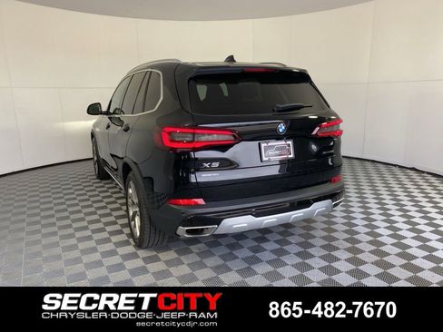 Used 2022 BMW X5 xDrive40i w/ Premium Package AWD/4WD image 5