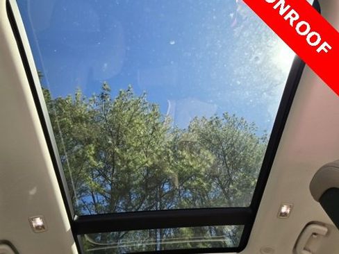 Used 2020 Land Rover Defender 110 HSE image 4