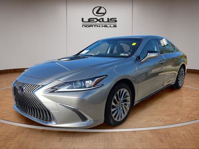 Certified 2019 Lexus ES 300h w/ Luxury Package