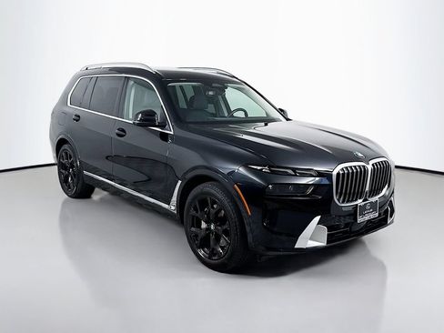 Used 2024 BMW X7 xDrive40i w/ Premium Package AWD/4WD image 3