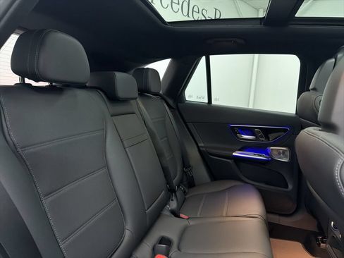 Used 2026 Mercedes-Benz GLC 300 image 25