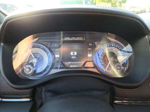 Used 2022 RAM 1500 Limited w/ Body Color Bumper Group image 40