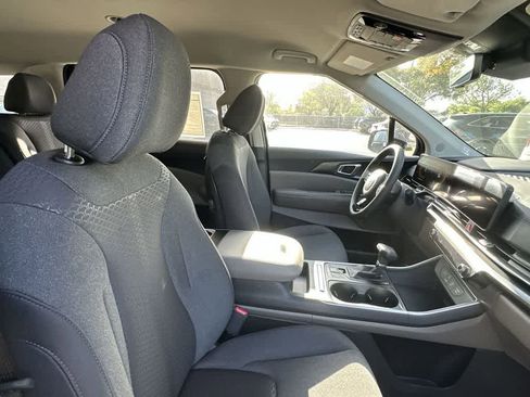New 2026 Kia Carnival LX FWD image 27
