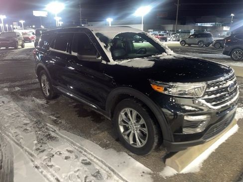Used 2020 Ford Explorer XLT w/ Equipment Group 202A image 4