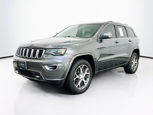Used 2018 Jeep Grand Cherokee Limited AWD/4WD image 3