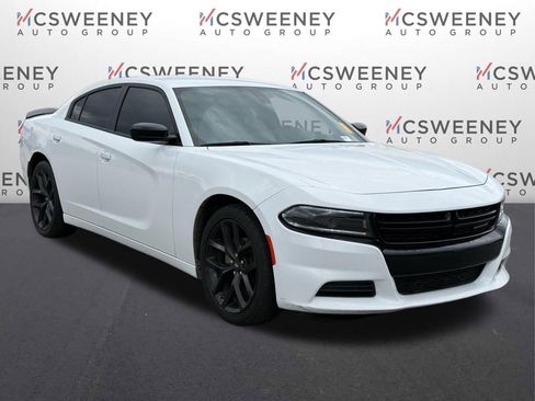 Used 2022 Dodge Charger SXT w/ Blacktop Package image 6