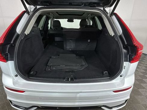 Used 2025 Volvo XC60 B5 Core AWD/4WD image 27