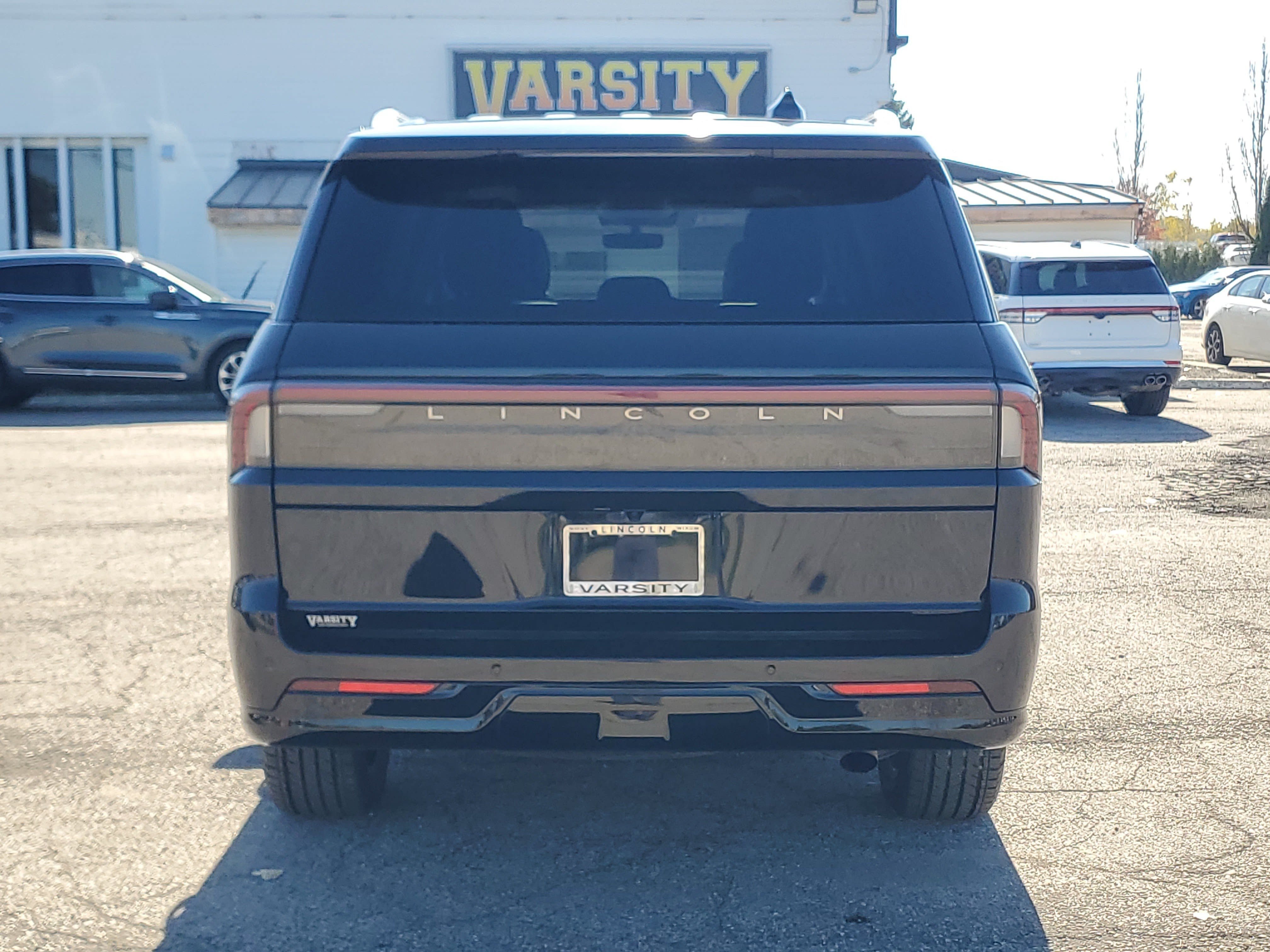 Used 2025 Lincoln Navigator L Reserve AWD/4WD image 5
