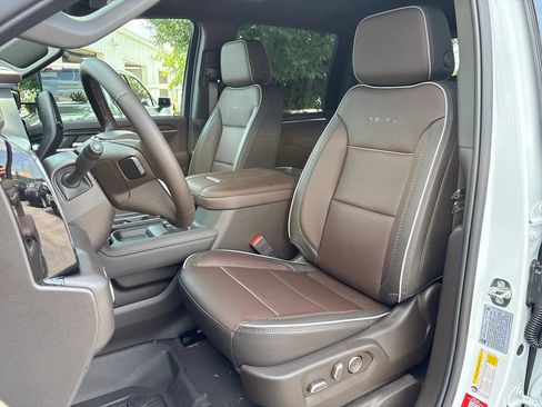 New 2026 GMC Sierra 2500 Denali w/ Technology Package AWD/4WD image 16