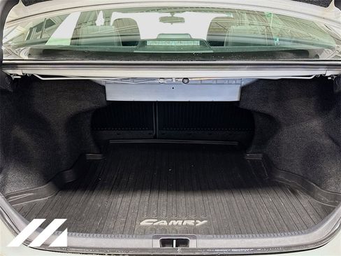 Used 2015 Toyota Camry SE image 25
