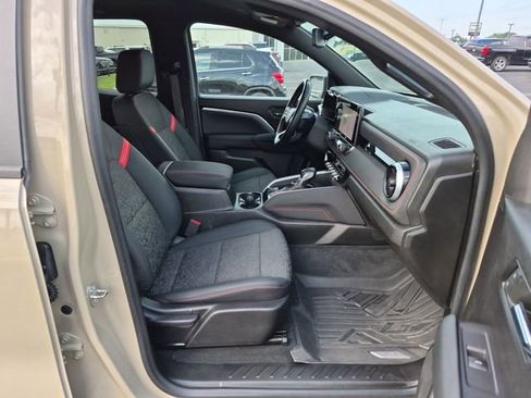 Used 2023 Chevrolet Colorado Z71 w/ Z71 Convenience Package 2 AWD/4WD image 26