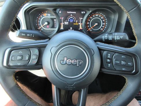 Used 2024 Jeep Wrangler Unlimited Sport AWD/4WD image 28